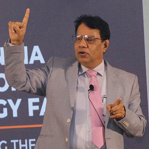 I deal with technologies to understand from the perspective of talent and the economy